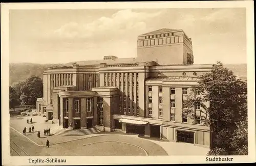 Ak Teplice Teplitz Schönau Reg. Aussig, Stadttheater, Frontansicht, Vogelschau, Passanten