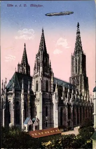 Ak Ulm an der Donau Baden Württemberg, Münster, Zeppelin über der Stadt