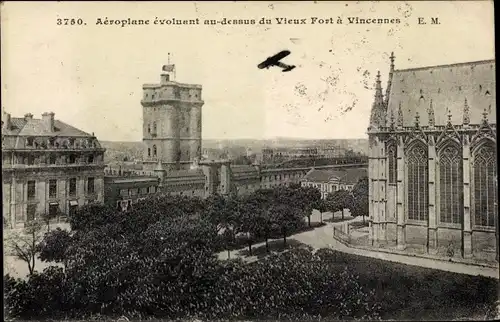 Ak Vincennes Val de Marne, Aéroplane évoluant au dessus du Vieux Fort