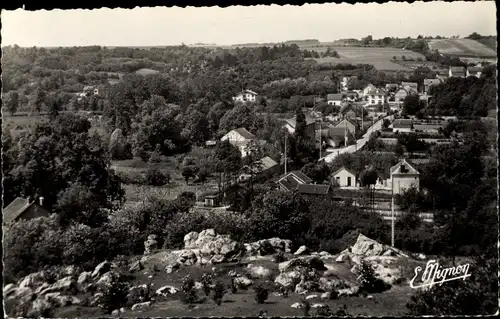 Ak Gironville sur Essonne, Blick auf den Ort, Felder