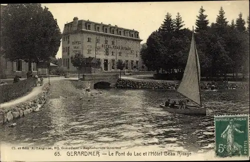 Ak Gérardmer Lothringen Vosges, Le Pont du Lac et l'Hotel Beau Rivage, Segelboot