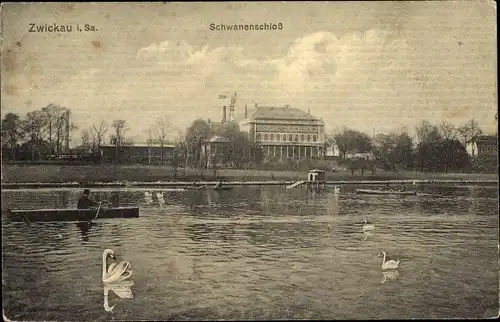 Ak Zwickau in Sachsen, Blick über einen See zum Schwanenschloss, Schwäne, Ruderboot