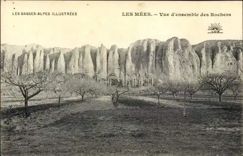 Ak Les Mees Alpes de Haute Provence, Vue d'ensemble des Rochers