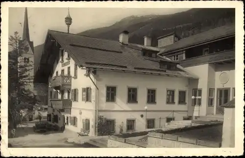 Ak Wald im Pinzgau in Salzburg, Strassers Gasthof, Kirche