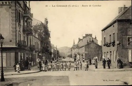 Ak Le Creusot Saône et Loire, Route de Couches, Kinder, Straßenpartie