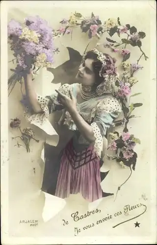 Ak Castres Tarn, Junge Frau mit Blumen