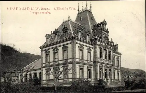 Ak Ivry la Bataille Eure, L'Hotel de Ville, Groupe scolaire