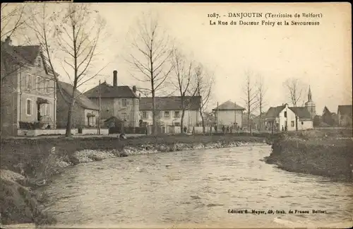 Ak Danjoutin Territoire de Belfort, La rue du Docteur Fréry et la Savoureuse