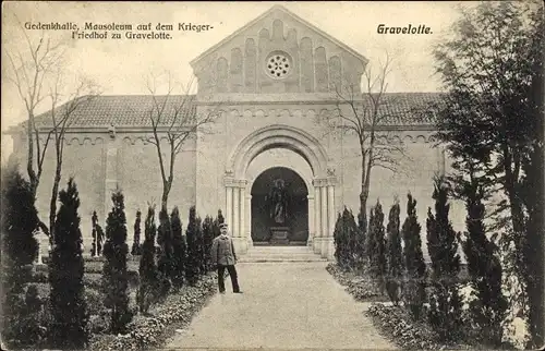 Ak Gravelotte Lothringen Moselle, Kriegerfriedhof, Gedenkhalle, Mausoleum, Frontansicht, Eingang