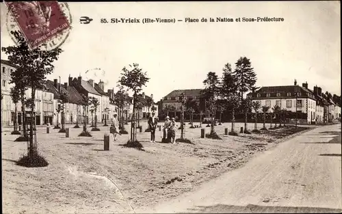 Ak St. Yrieix Haute Vienne, Place de la Nation et Sous Prefecture
