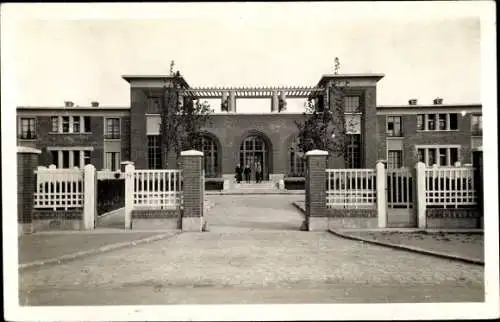 Ak Suresnes Hauts de Seine, Cité Jardin, Maison des Vieillards