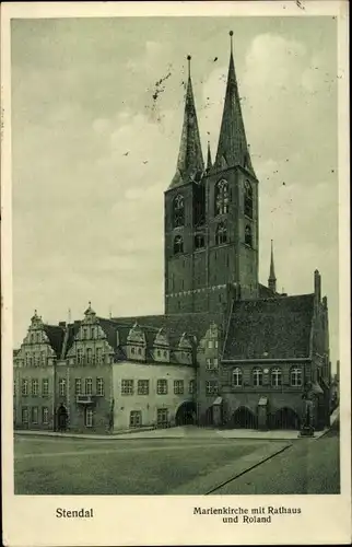 Ak Stendal in Sachsen Anhalt, Marienkirche mit Rathaus und Roland