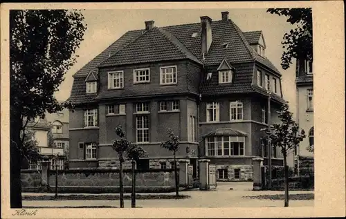 Ak Arnstadt im Ilm Kreis Thüringen, Marienstift, Klinik, Straßenansicht