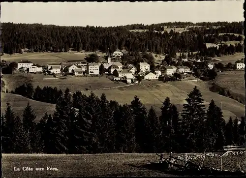 Ak La Côte aux Fées Kt. Neuenburg Schweiz, Gesamtansicht