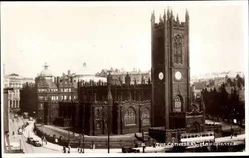 Ak Manchester North West England, The Cathedral, Kathedrale, Straßenpartie