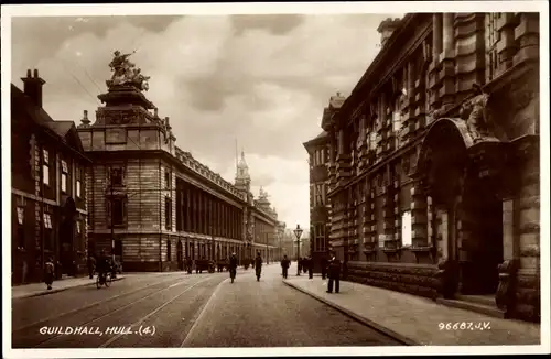 Ak Kingston upon Hull East Riding of Yorkshire England, Guildhall, Straßenpartie in der Stadt