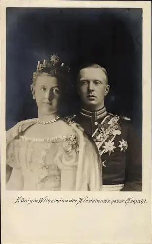 Ak Königin Wilhelmina der Niederlande, Prinz Henrik, Portrait, Uniform, Orden