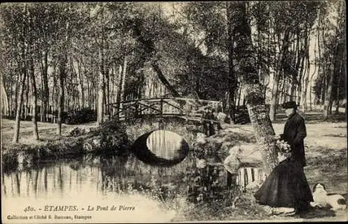 Ak Etampes Essonne, Le Pont de Pierre, Angler, Hund