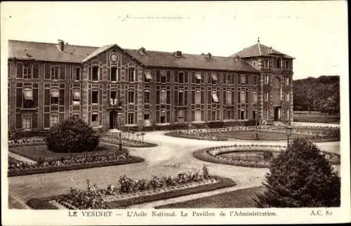 Ak Le Vésinet Yvelines, Asile National, Pavillon de l'Administration, vue extérieure, cour