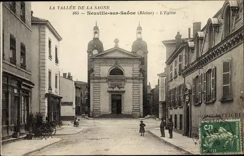 Ak Neuville sur Saone Rhône, L'Eglise, Kirche, Geschäfte