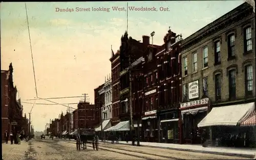 Ak Woodstock Ontario Kanada, Dundas Street looking west, shops