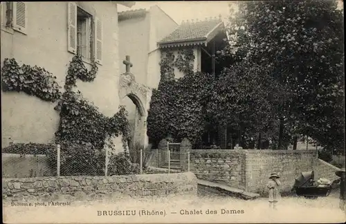 Ak Brussieu Rhône, Chalet des Dames, Kinderwagen