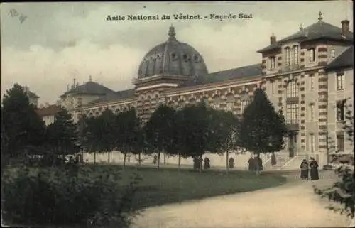 Ak Le Vésinet Yvelines, Asile National, Facade Sud, arbres, pelouse