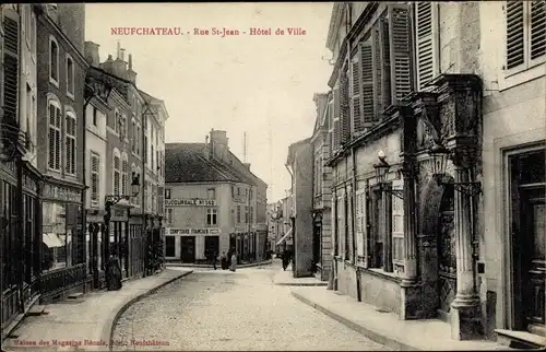 Ak Neufchâteau Lothringen Vosges, Rue St. Jean, Hotel de Ville