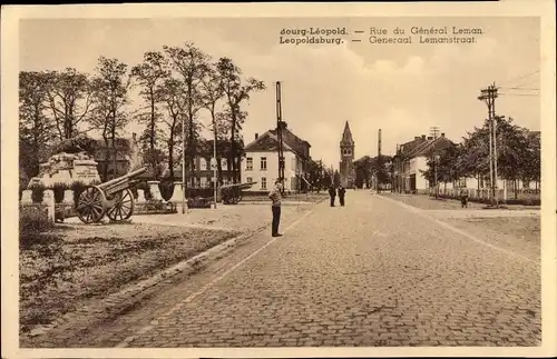 Ak Leopoldsburg Bourg Léopold Limburg, Rue du General Leman, canons, monument, eglise