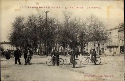 Ak Caussade Tarn et Garonne, La Promenade, velos