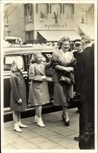 Ak Königin Juliana der Niederlande, Prinzessin Beatrix, Irene, 1949, Mr. Milius, Kon. Ned. Jaarbeurs
