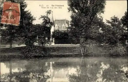 Ak Le Vésinet Yvelines, Tour du Lac des Ibis, vue extérieure, rive, arbres