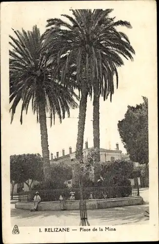 Ak Relizane Algerien, Place de la Mina, palmiers