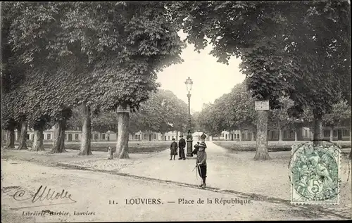Ak Louviers Eure, Place de la Republique, Kind mit Rad