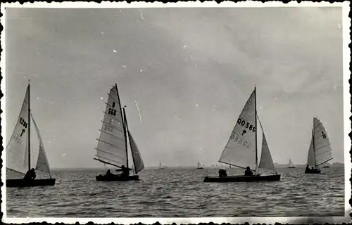 Foto Ak Segelregatta auf einem See