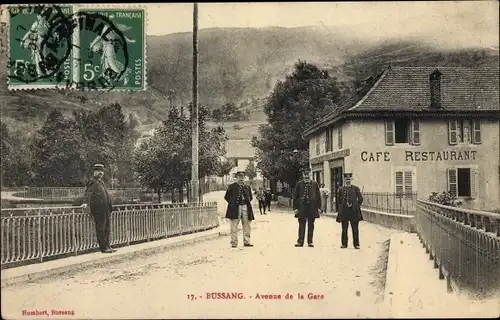 Ak Bussang Lothringen Vosges, Avenue de la Gare, pont, Café Restaurant