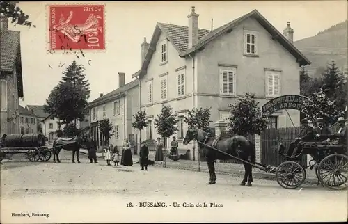 Ak Bussang Lothringen Vosges, un coin de la Place, caleche, magasin de Vins Paul Arnoux