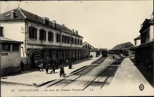 Ak Pontarlier Doubs, La Gare des Douanes Francaises, Cabinets, chemin de fer