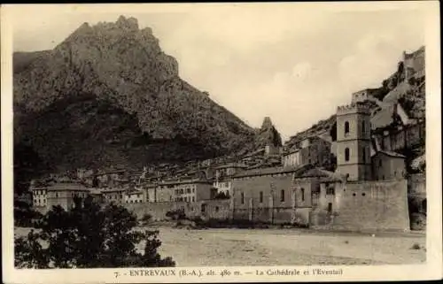 Ak Entrevaux Alpes de Haute Provence, La Cathedrale et l'Eventail