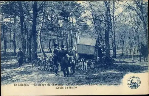 Ak Cheverny Loir et Cher, En Sologne, arrivée de la Meute en rendez vous, Croix de Bailly