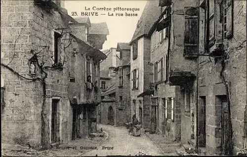 Ak Brive la Gaillarde Corrèze, La Rue basse