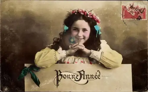 Ak Mädchen mit Blumen im Haar, Portrait
