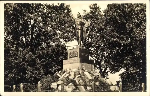 Ak Schleswig in Schleswig Holstein, Chemnitz Bellmann Denkmal