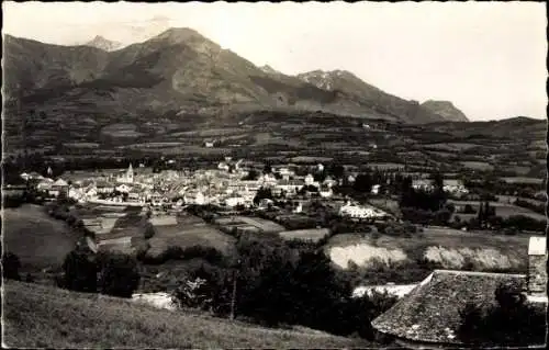 Ak Saint Bonnet en Champsaur Hautes-Alpes, Vue générale et Pic de Chaillol
