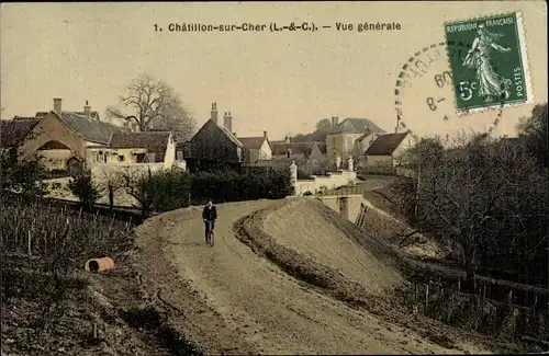 Ak Chatillon sur Cher Loir et Cher, Vue generale, Blick auf den Ort, Radfahrer