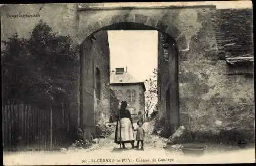 Ak Saint Gérand le Puy Allier, Chateau de Gondays, entree, femme avec son enfant, portrait