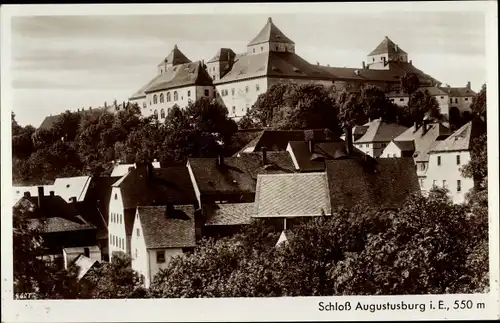 Ak Augustusburg im Erzgebirge, Blcik zum Schloss, Burg Wirtschaft