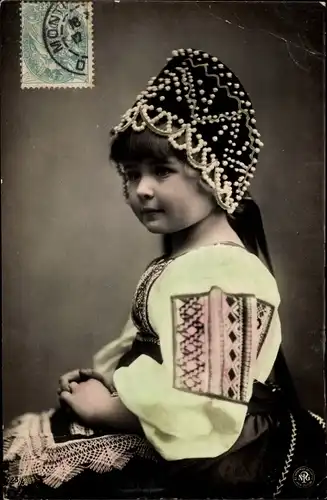 Ak junges Mädchen in Tracht, Portrait
