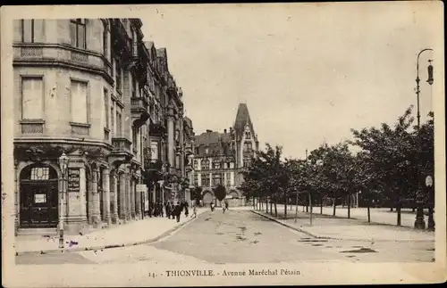 Ak Thionville Diedenhofen Lothringen Moselle, Avenue Maréchal Pétain