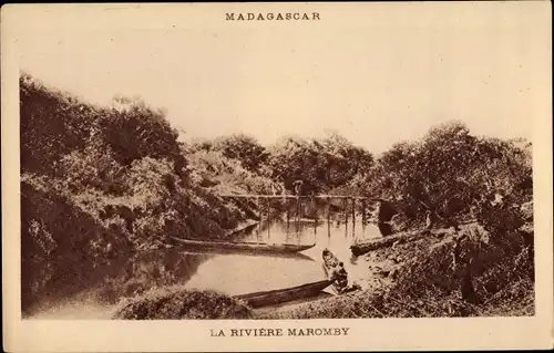 Ak Madagaskar, La Riviere Maromby, pirogues